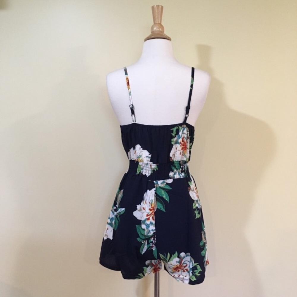 💥 CLEARANCE Tassel Tie Button Front Floral Smocked Waist Romper - Picture 5 of 5